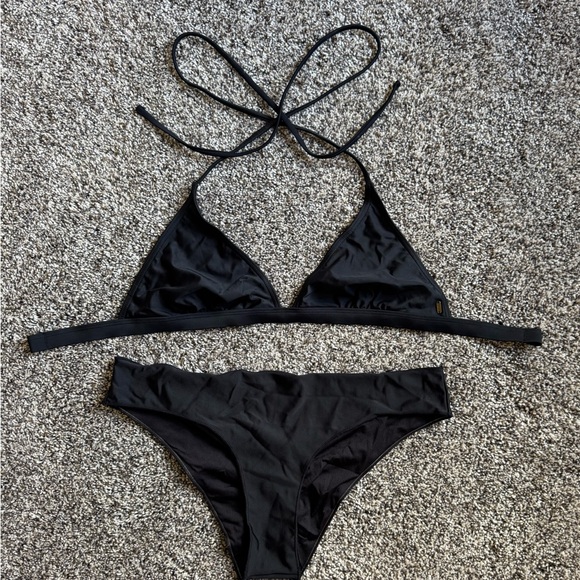 Classic Black Bikini Set - Picture 8 of 10